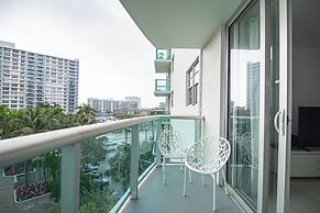 The Tides by Miami Te Espera