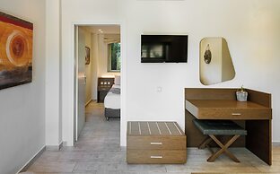 Prima Vista Beachfront Boutique Hotel