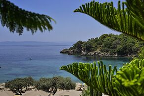 Prima Vista Beachfront Boutique Hotel