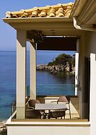 Prima Vista Beachfront Boutique Hotel