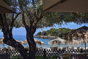 Prima Vista Beachfront Boutique Hotel