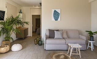 Prima Vista Beachfront Boutique Hotel