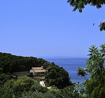 Prima Vista Beachfront Boutique Hotel