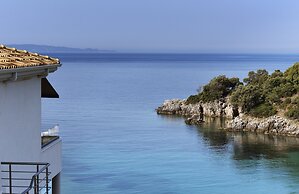 Prima Vista Beachfront Boutique Hotel