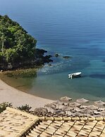 Prima Vista Beachfront Boutique Hotel