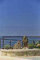 Prima Vista Beachfront Boutique Hotel