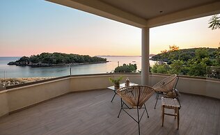 Prima Vista Beachfront Boutique Hotel