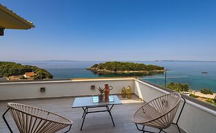 Prima Vista Beachfront Boutique Hotel