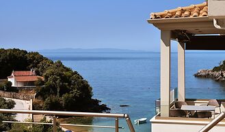 Prima Vista Beachfront Boutique Hotel