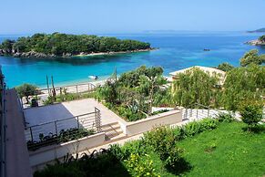 Prima Vista Beachfront Boutique Hotel