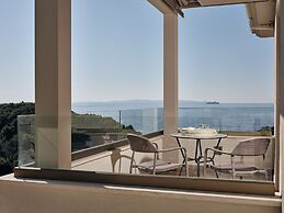 Prima Vista Beachfront Boutique Hotel