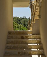 Prima Vista Beachfront Boutique Hotel