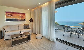 Prima Vista Beachfront Boutique Hotel