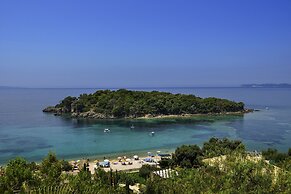 Prima Vista Beachfront Boutique Hotel