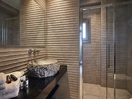 Prima Vista Beachfront Boutique Hotel