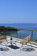 Prima Vista Beachfront Boutique Hotel