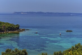 Prima Vista Beachfront Boutique Hotel