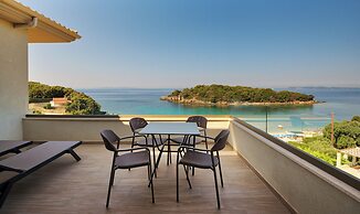 Prima Vista Beachfront Boutique Hotel