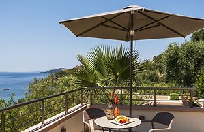 Prima Vista Beachfront Boutique Hotel