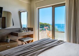 Prima Vista Beachfront Boutique Hotel