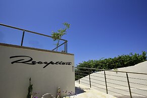 Prima Vista Beachfront Boutique Hotel