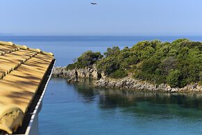 Prima Vista Beachfront Boutique Hotel