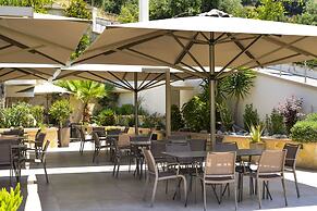 Prima Vista Beachfront Boutique Hotel