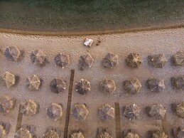 Prima Vista Beachfront Boutique Hotel