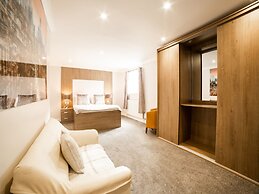 OYO White Horse Lodge Hotel, East Thirsk