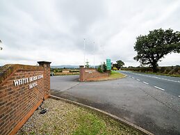 OYO White Horse Lodge Hotel, East Thirsk