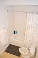 Bay Pointe Yacht Club 2BD Apartment OLR