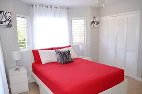 Bay Pointe Yacht Club 2BD Apartment OLR