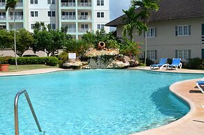 Bay Pointe Yacht Club 2BD Apartment OLR