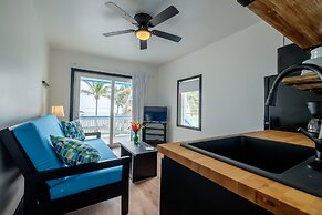 Aqua Vista Beachfront Suites