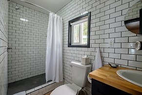 Aqua Vista Beachfront Suites