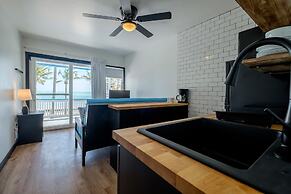 Aqua Vista Beachfront Suites