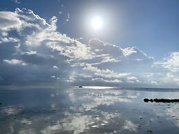 Aqua Vista Beachfront Suites