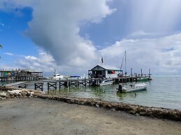 Aqua Vista Beachfront Suites