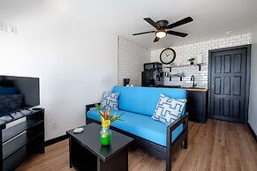 Aqua Vista Beachfront Suites