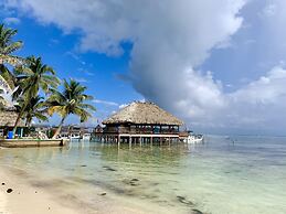 Aqua Vista Beachfront Suites