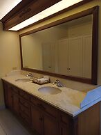 Sophia Suites Residence Hotel