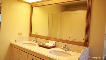 Sophia Suites Residence Hotel