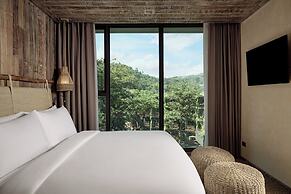 Dinso Resort & Villas Phuket, Vignette Collection by IHG