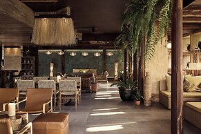 Dinso Resort & Villas Phuket, Vignette Collection by IHG