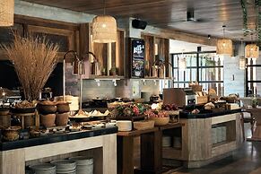 Dinso Resort & Villas Phuket, Vignette Collection by IHG