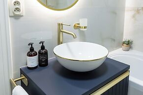 Decadent Art Deco Apartment in Old Town