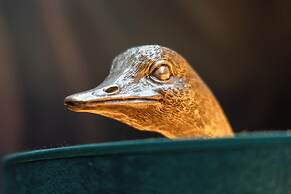 Decadent Art Deco Apartment in Old Town