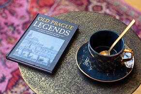 Decadent Art Deco Apartment in Old Town