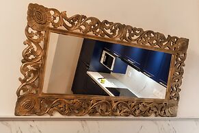 Decadent Art Deco Apartment in Old Town