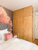 Decadent Art Deco Apartment in Old Town